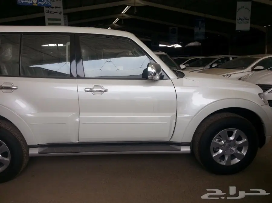 ميتسوبيشي -باجيرو سياحى .. خليجى موديل 2017 (image 2)