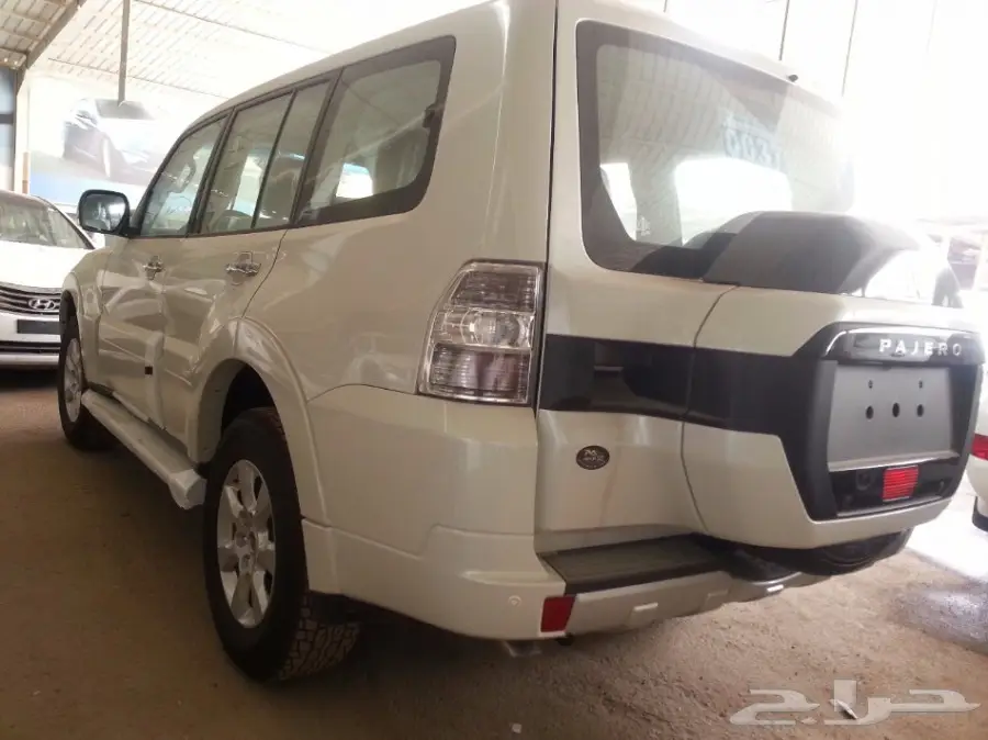 ميتسوبيشي -باجيرو سياحى .. خليجى موديل 2017 (image 4)