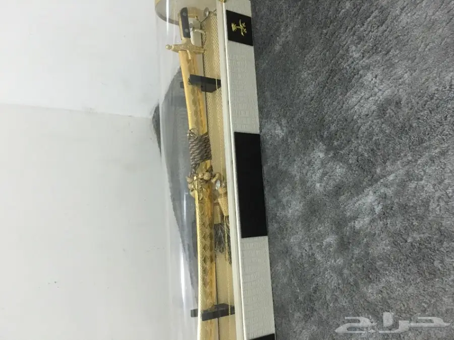 ثلاجه للبيع شبه جديده لازالت الاستكارات عليها (image 2)