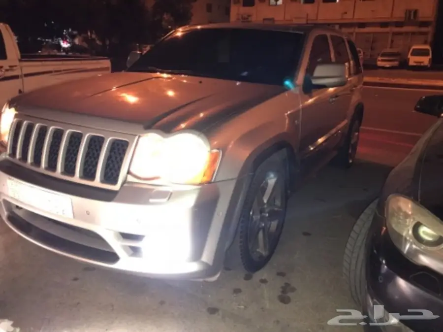 شيروكي 2009 SRT-8 (image 4)