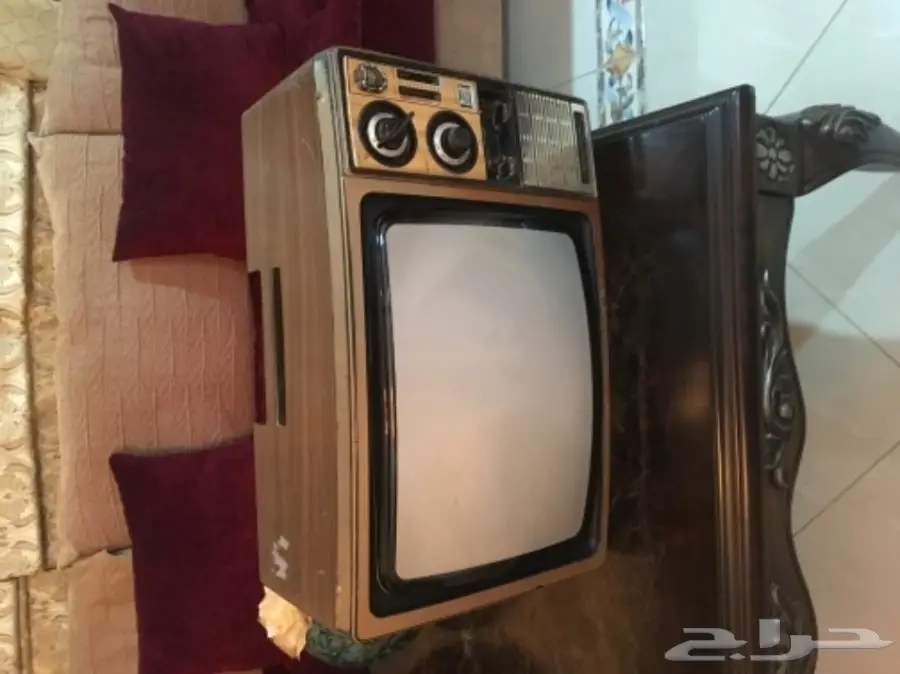 تلفزيون قديم 