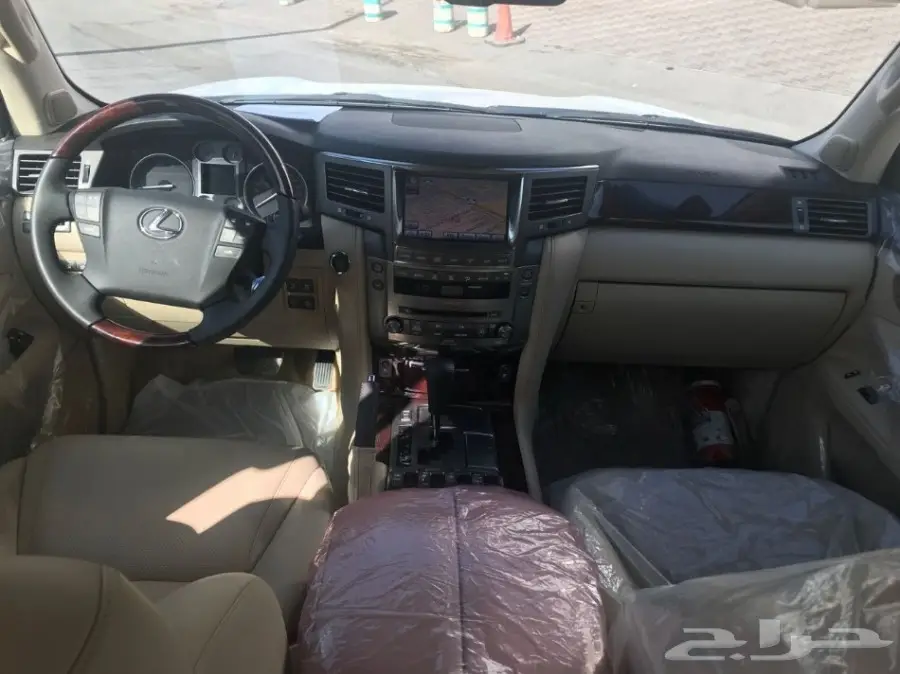 لكزس LX 570 موديل 2010 فل كامل (image 7)