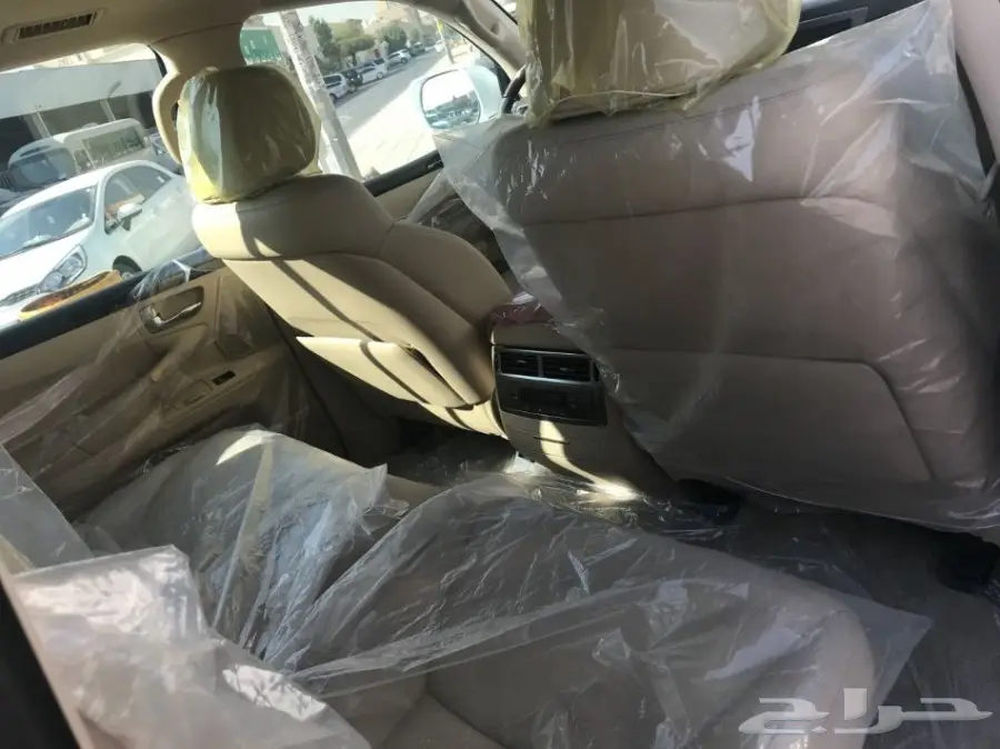 لكزس LX 570 موديل 2010 فل كامل (image 8)