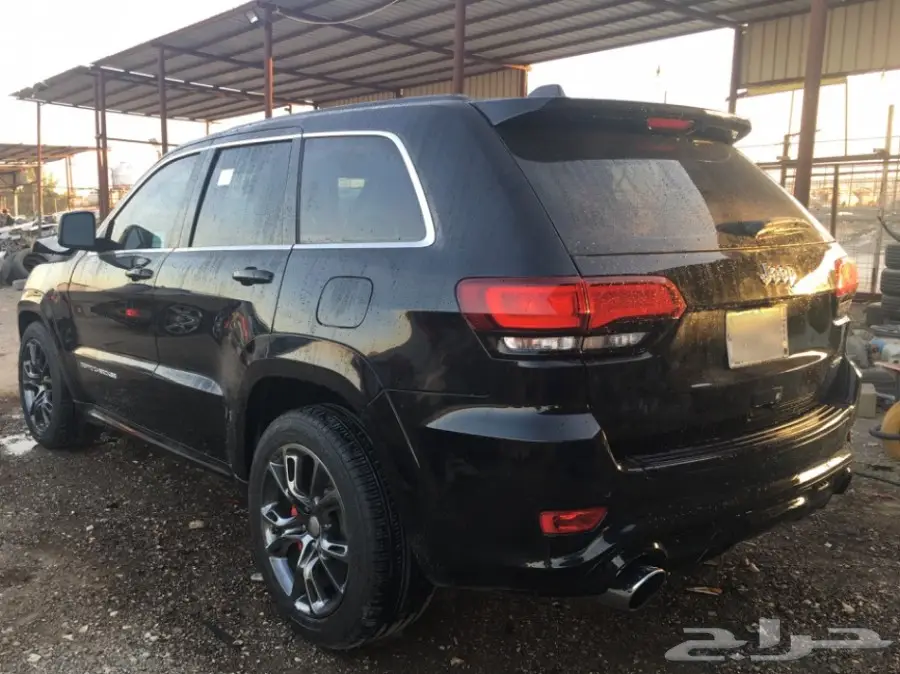 جيب شيروكي SRT 2015 - نسخة بلاك اديشن - فرصة لا تُفوّت! (image 5)