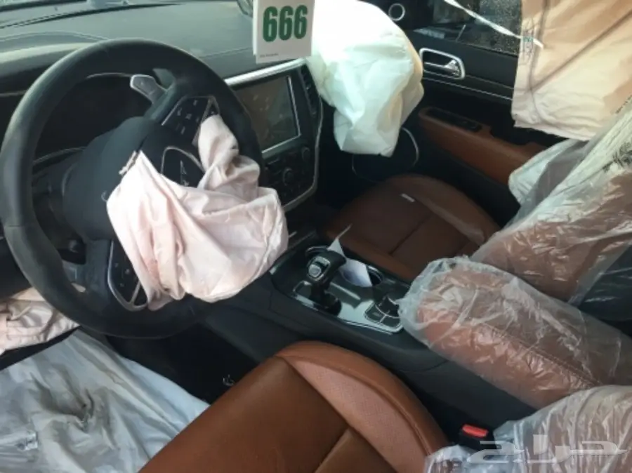 جيب شيروكي SRT 2015 - نسخة بلاك اديشن - فرصة لا تُفوّت! (image 10)