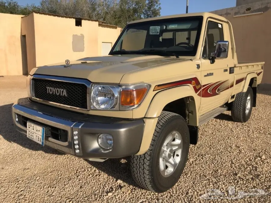 للبيع شاص 2015 رفارف شبه اصفار  (image 3)