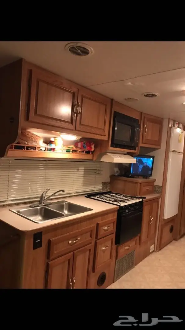 كرفان فورد موتر هوم 2000 - فرصة لا تُعوَّض! (image 36)