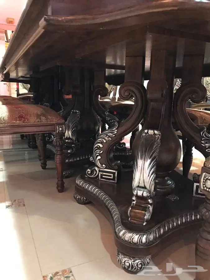 طاولة طعام فخمة كبيرة مع بوفيه تقديم (image 3)