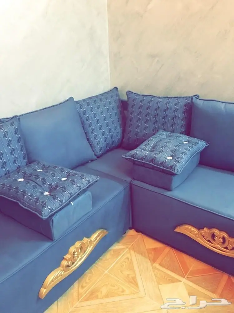 كنب مجلس فاخر جدا للبيع