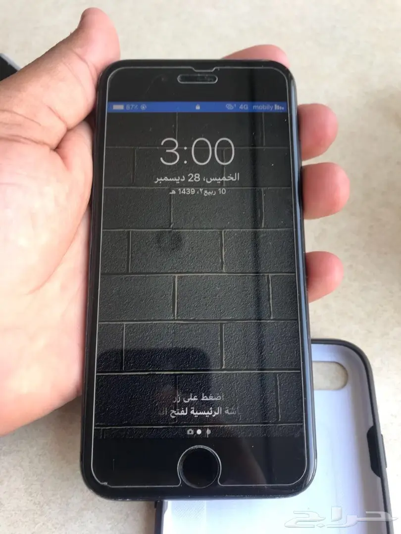 ايفون 7 اسود (image 8)
