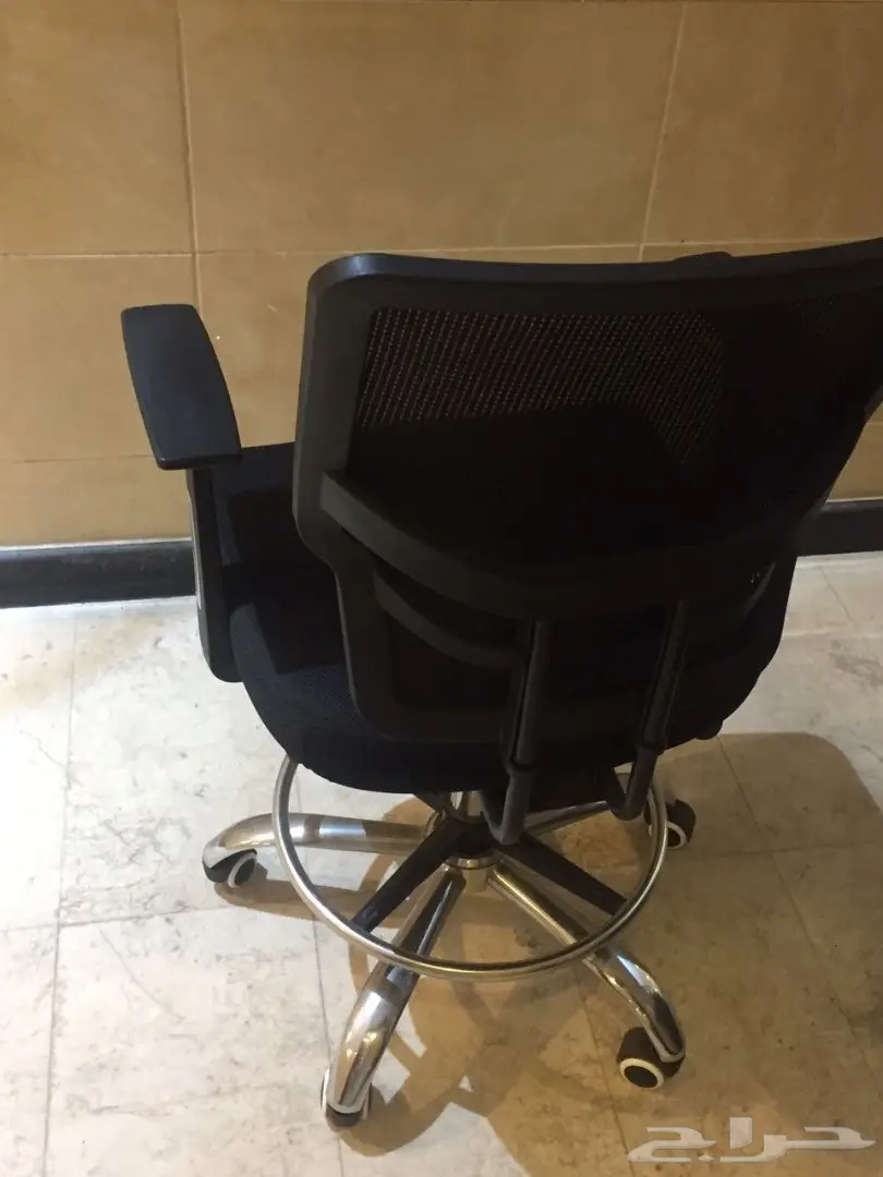 كاونتر استقبال مع كرسي بحالة ممتازة شبه جديد  (image 3)