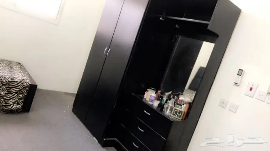 للبيع غرفه نفر   دولاب بتسريحه