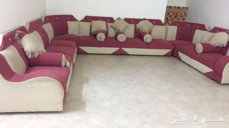 كنب للبيع شبه جديد ونظيف