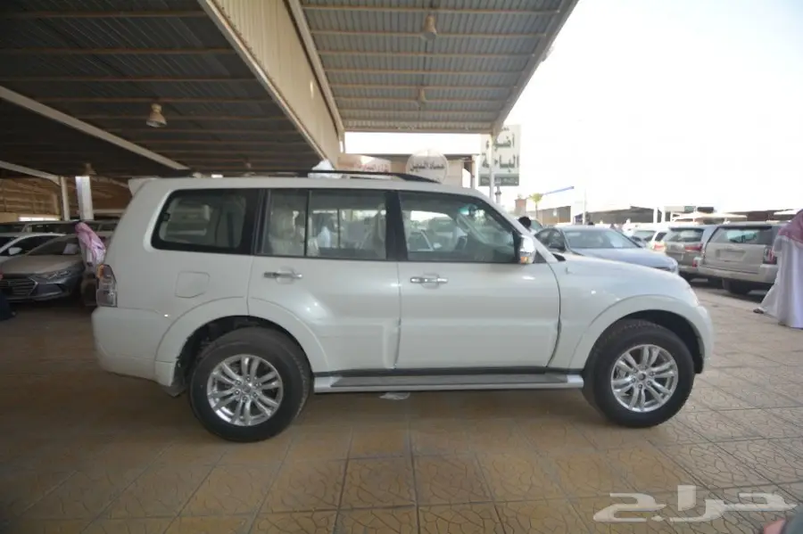 باجيرو 2017(3800سي سي) فل نفقيشن كويتي100ألف (image 2)