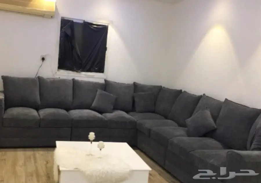 كنب وطاولات