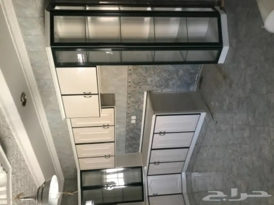 للبيع دولاب مطبخ  وغرفة نوم كاملة