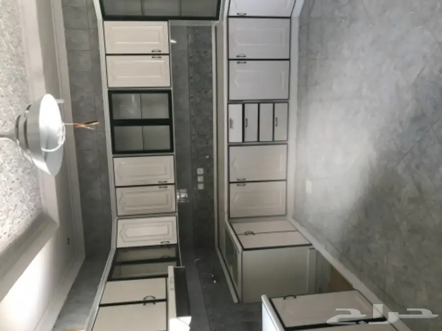 للبيع دولاب مطبخ  وغرفة نوم كاملة (image 1)