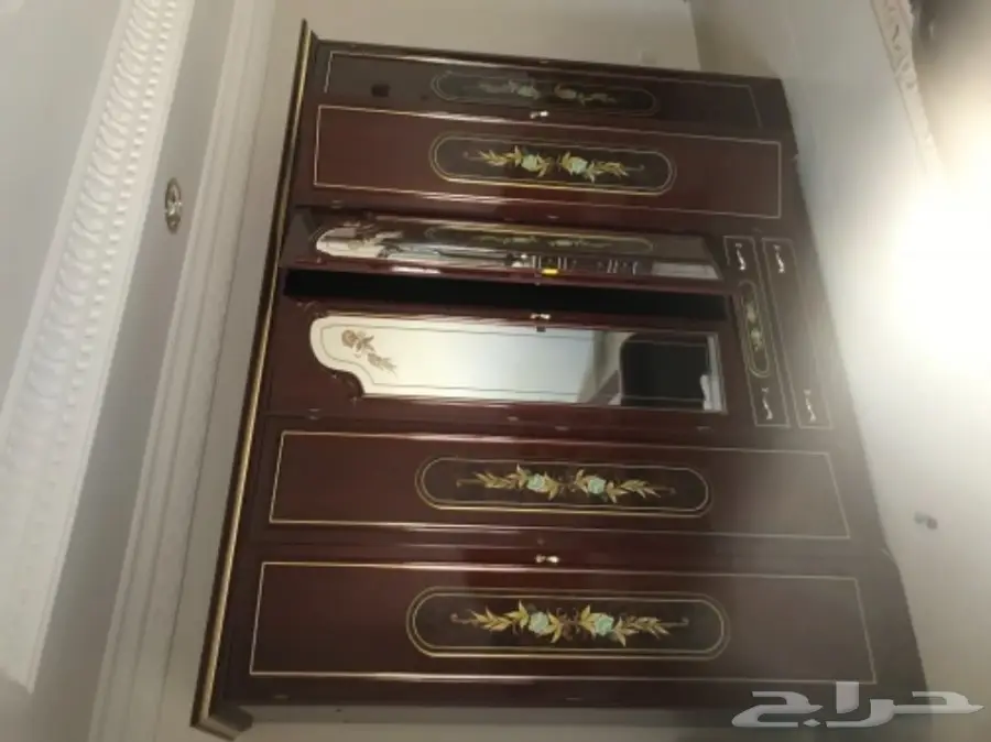 للبيع دولاب مطبخ  وغرفة نوم كاملة (image 5)