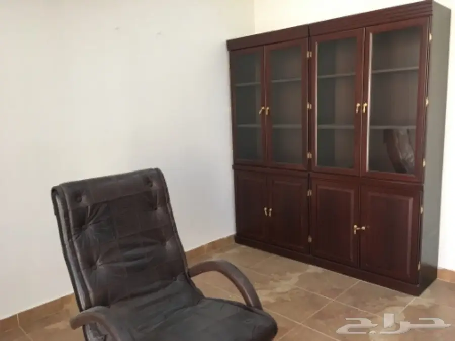   للبيع عدد من المكاتب والكمبيوترات  (image 9)