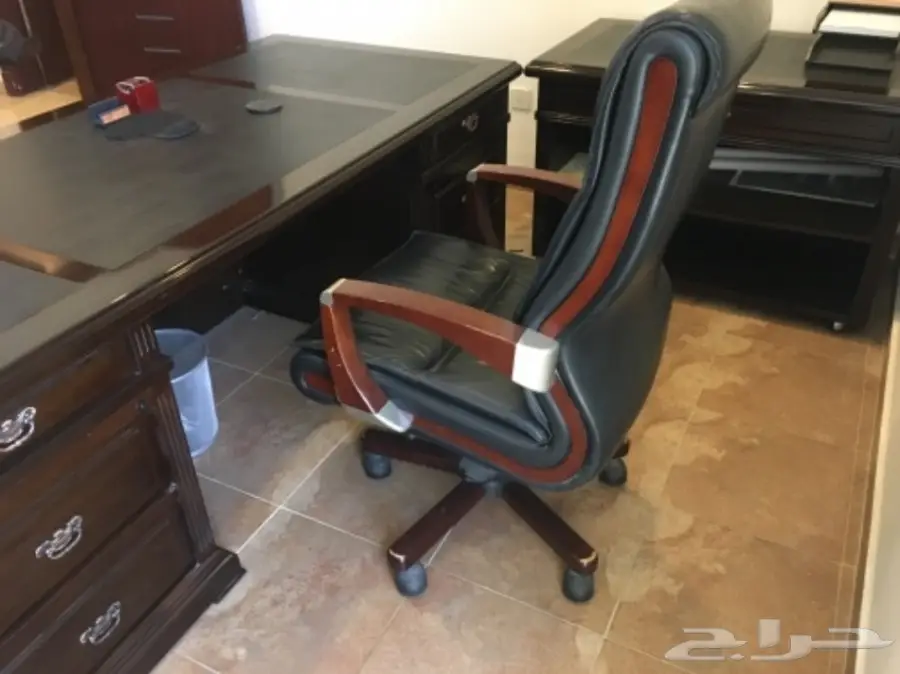   للبيع عدد من المكاتب والكمبيوترات  (image 17)