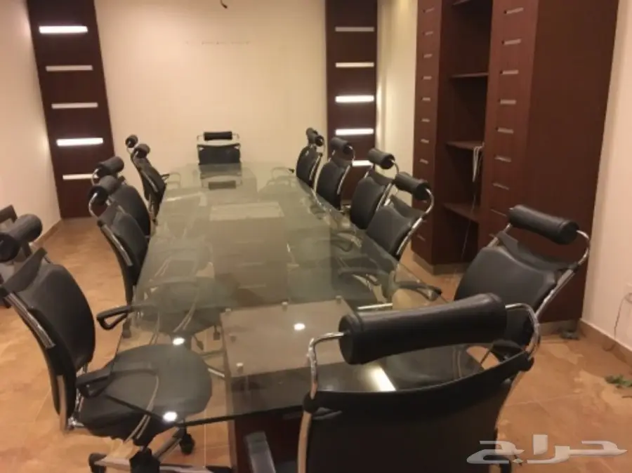   للبيع عدد من المكاتب والكمبيوترات  (image 20)