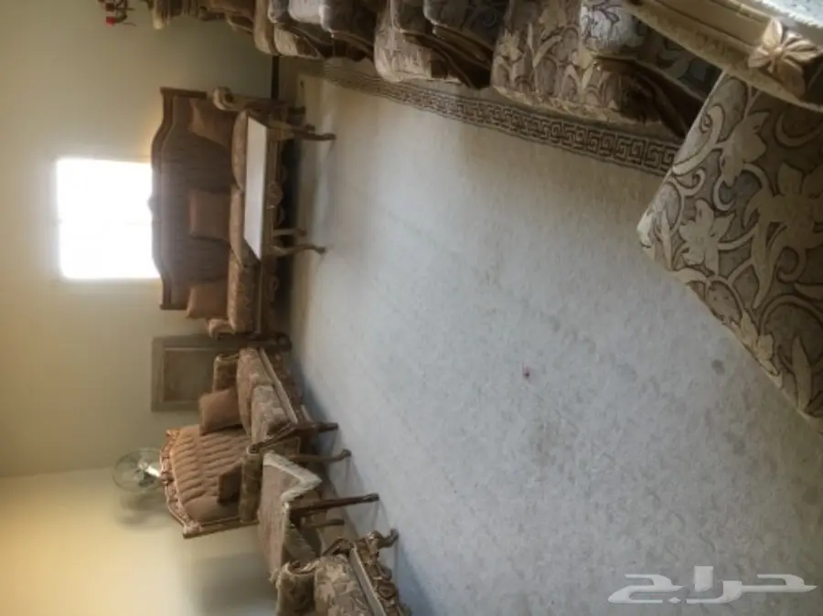 غرفة ضيوف خشب زان