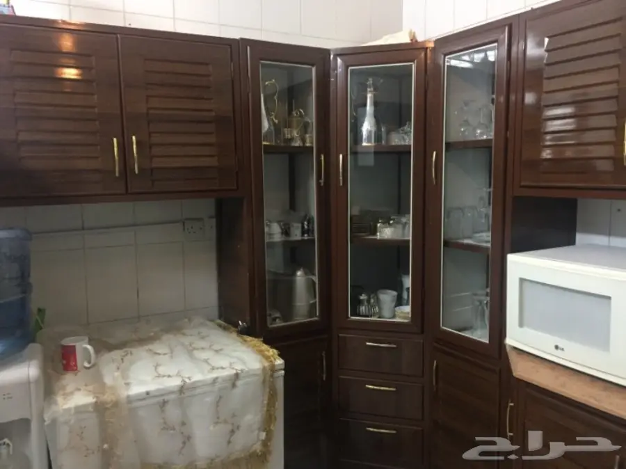 أثاث شقة جديد ونظيف جدا للبيع لدواعي السفر (image 13)