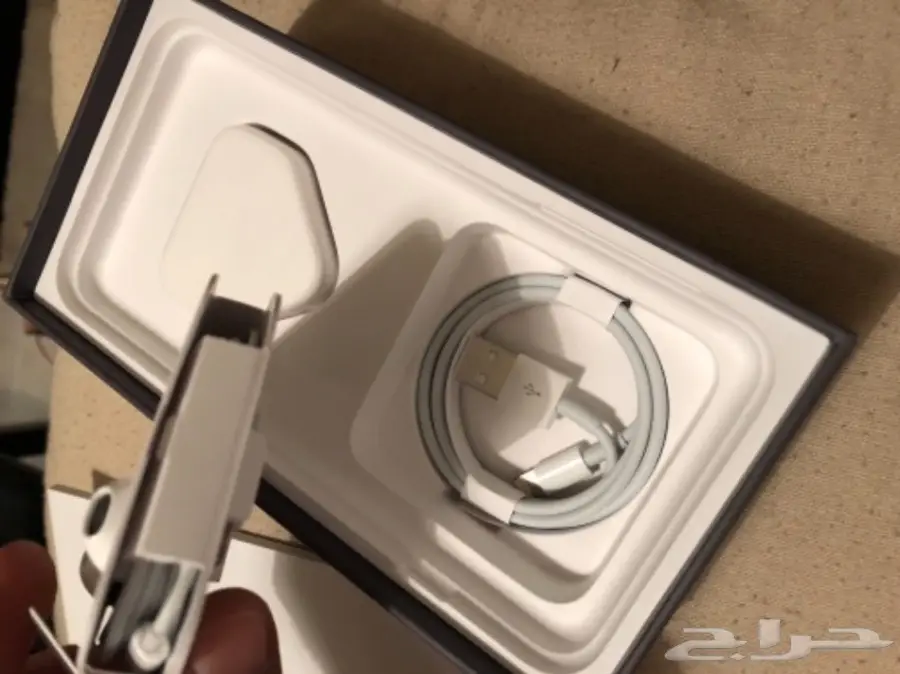 ايفون 8 بلس اسود 64 (image 1)