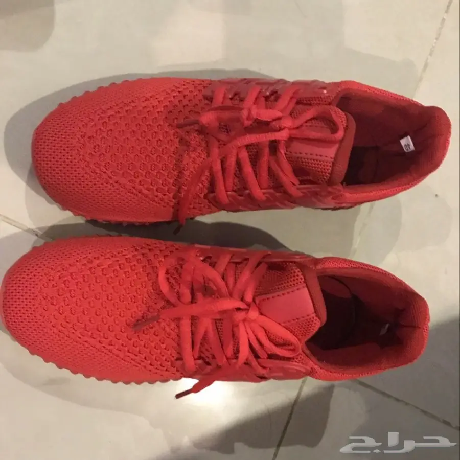 جزمة رياضية للبيع 