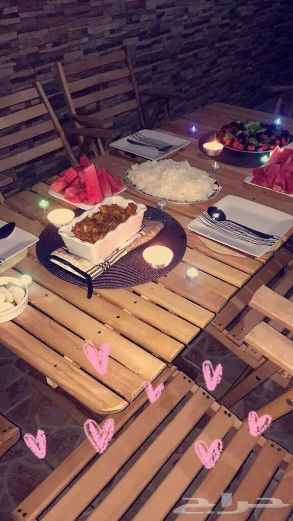 طقم طاولة وأربع كراسي من أجود أنواع الخشب  (image 2)