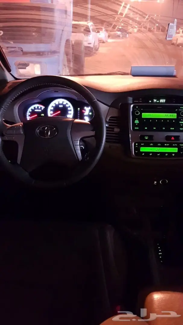 للبيع انوفا 2012 