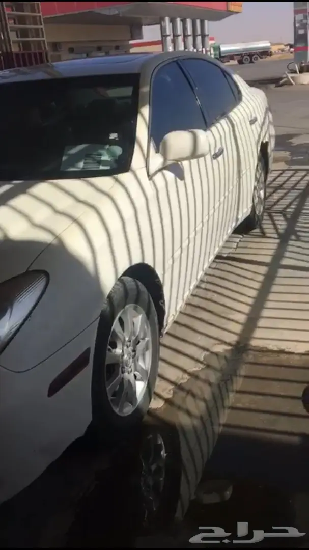 لكزس 300 ابيض