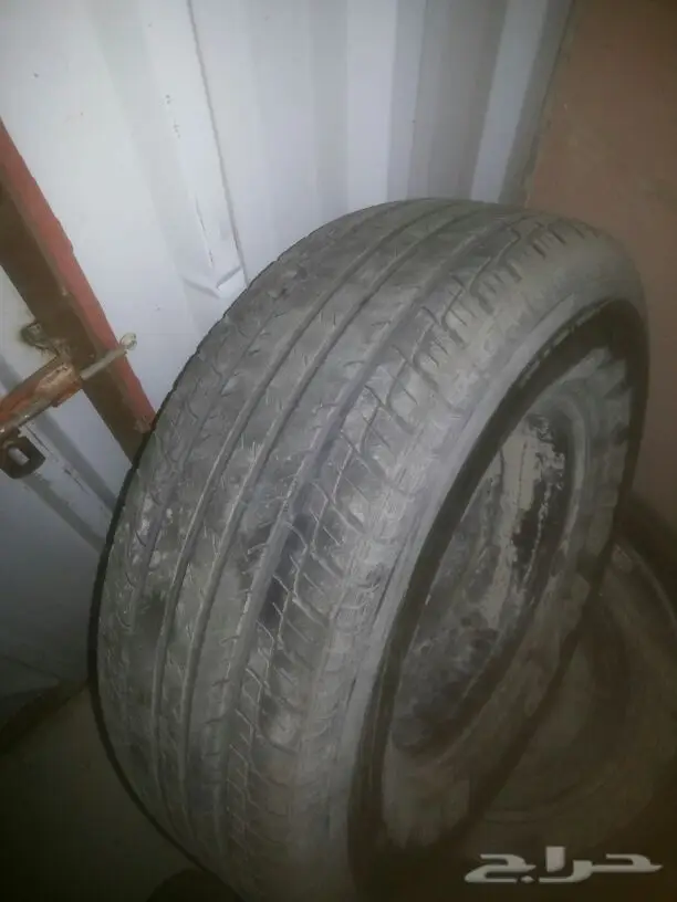 للبيع كفرات مكسس 255 70R15...108S