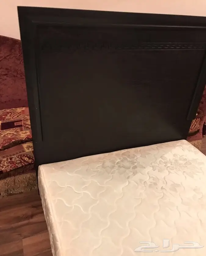 غرفة نوم كامله للبيع.