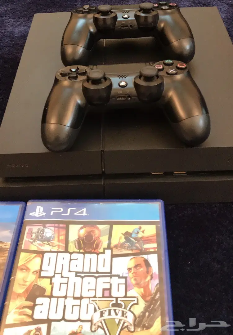 بلاي ستيشن 4 1تيرا نظيف جدا