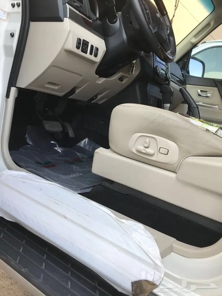 سياره متسوبيشى باجيرو للبيع فل كامل 2016 (image 7)