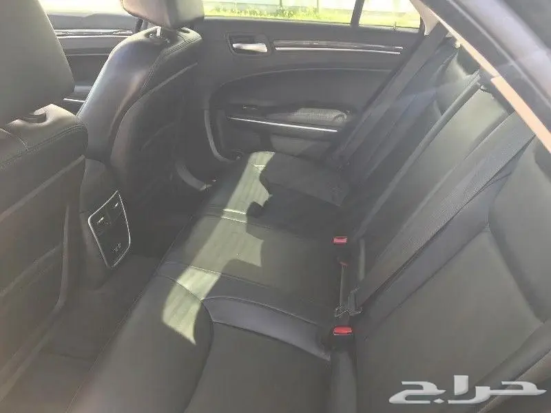 للبيع ... كراسيلر... 300c 2015  (image 2)