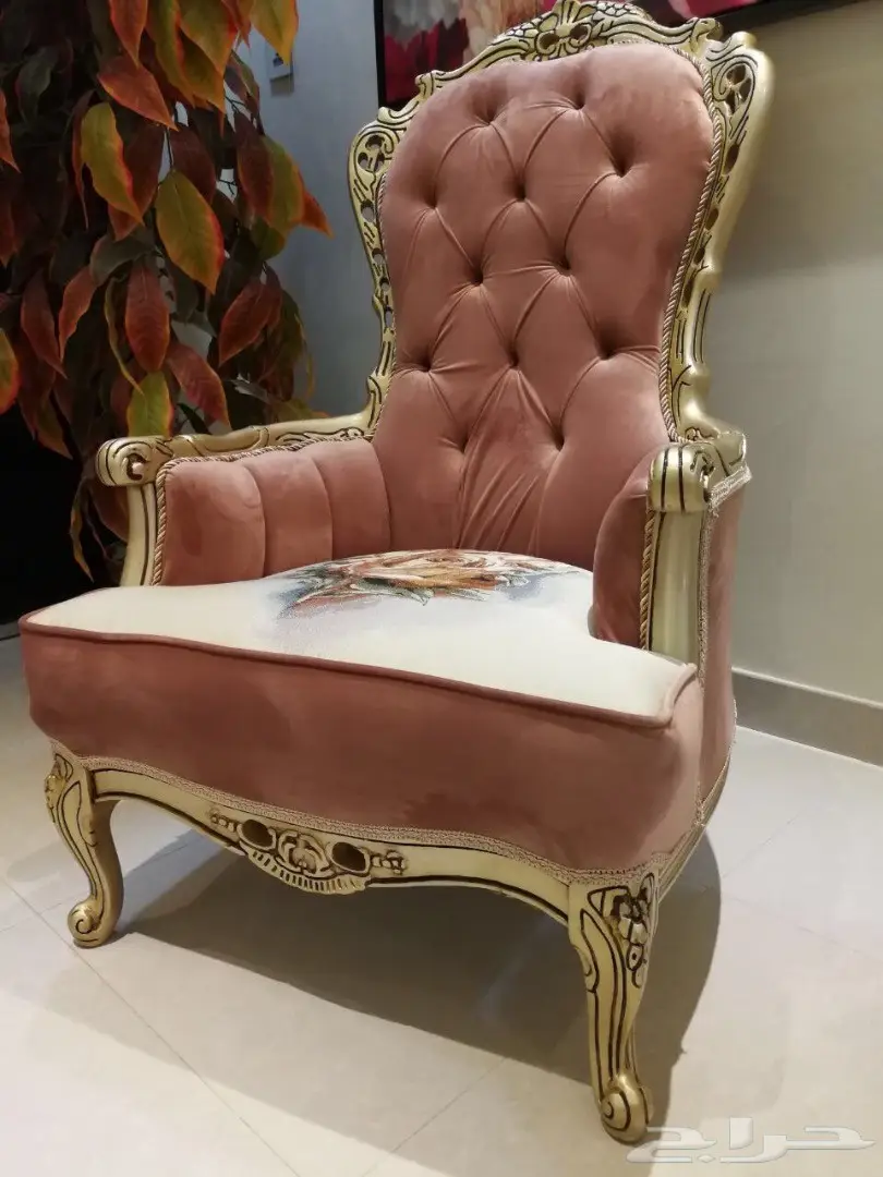 للبيع كنب كلاسيكي تركي فخم جدا جديد (image 11)