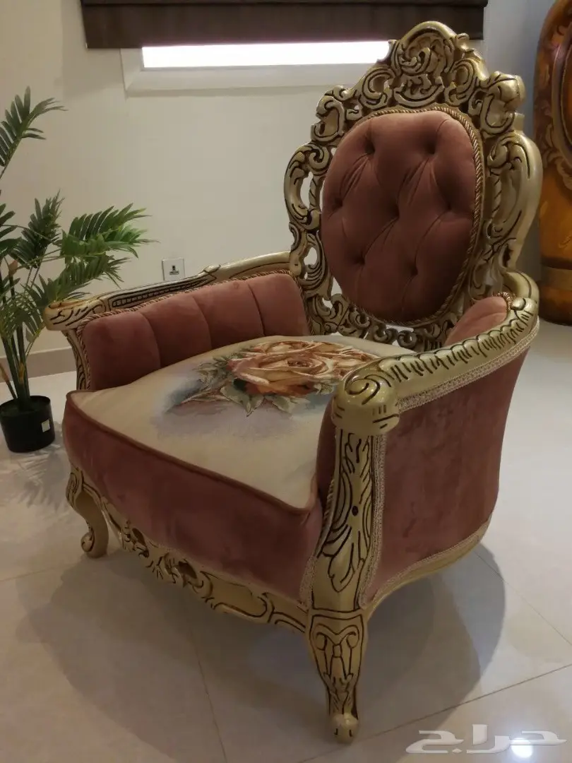 للبيع كنب كلاسيكي تركي فخم جدا جديد (image 13)