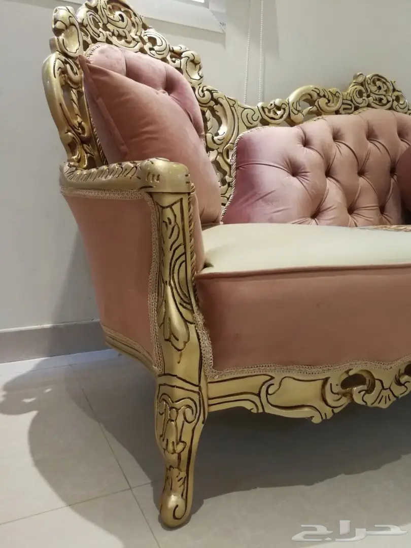 للبيع كنب كلاسيكي تركي فخم جدا جديد لم يستخدم (image 7)