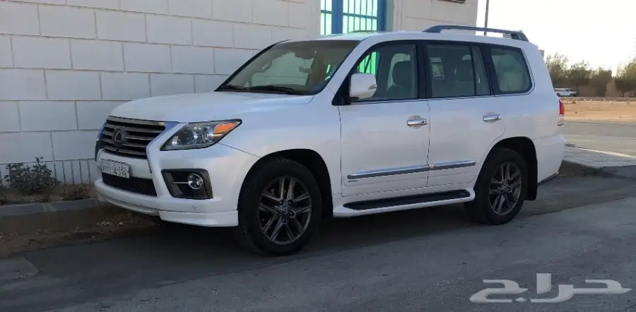  لكزس LX570 بريمي نظيف