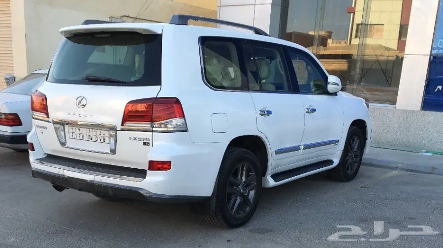 لكزس LX570 بريمي 2013 - فل كامل - حالة ممتازة (image 4)