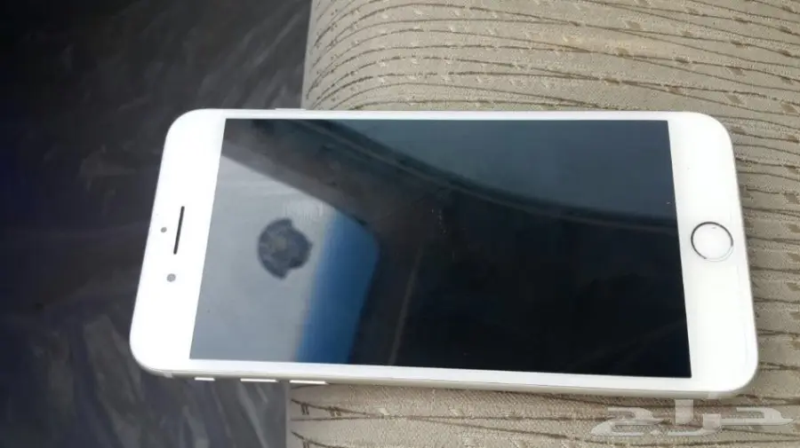 أيفون 8 بلس فضي ابيض شبه جديد