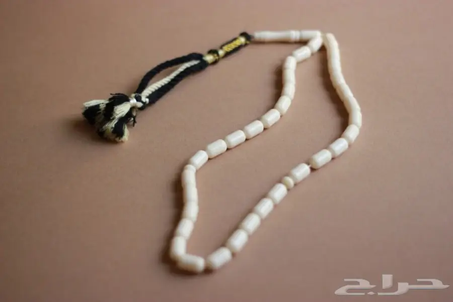 مزاد رقم 286 سبحة تراب كهرمان بيضاء (image 2)