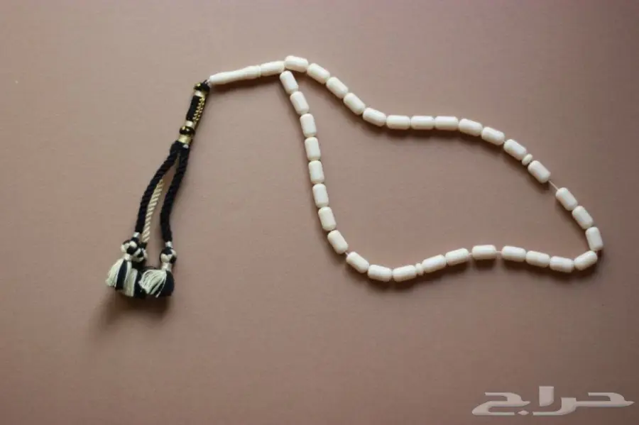 مزاد رقم 286 سبحة تراب كهرمان بيضاء (image 3)