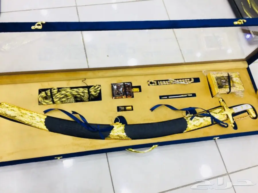 مزاد 40 د طقم هدية يجمل باقل تكلفه شوف الصور 