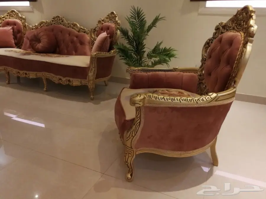 للبيع كنب كلاسيكي تركي فخم جدا جديد (image 17)