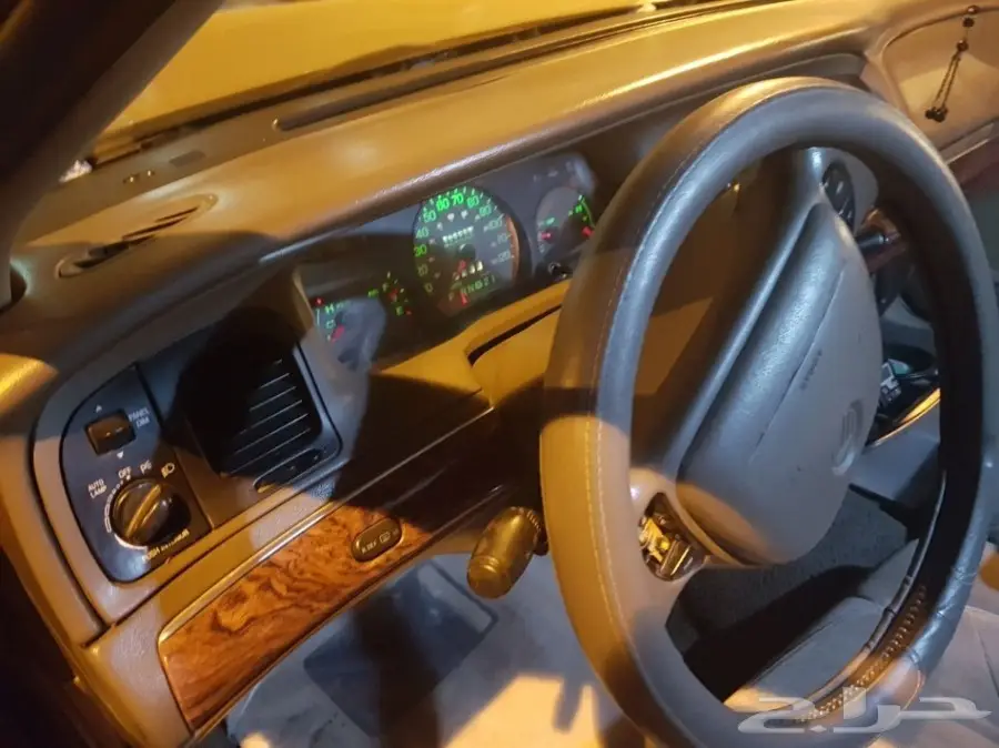 فورد غراند ماركيز موديل 2000