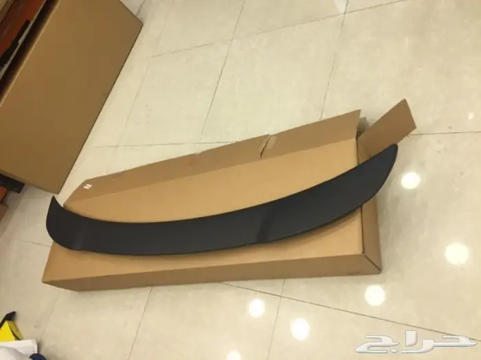 جناح دوج تشارجر اس ار تي هلكات اللون اسود  1