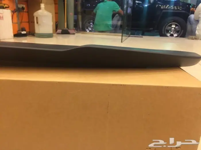 جناح دوج تشارجر اس ار تي هلكات اللون اسود  2